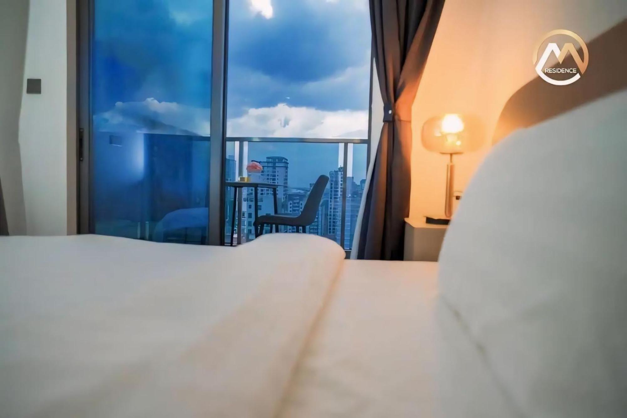 Hotel Serviced Condo Unique Infinity Pool With Mekong River View Phnom Penh Esterno foto