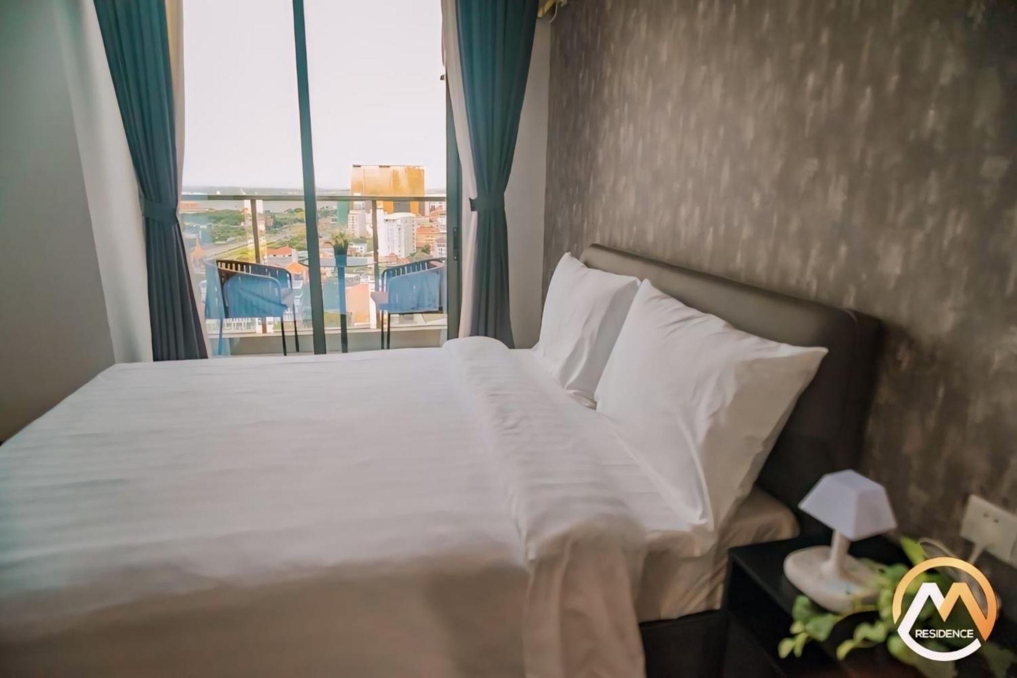 Hotel Serviced Condo Unique Infinity Pool With Mekong River View Phnom Penh Esterno foto