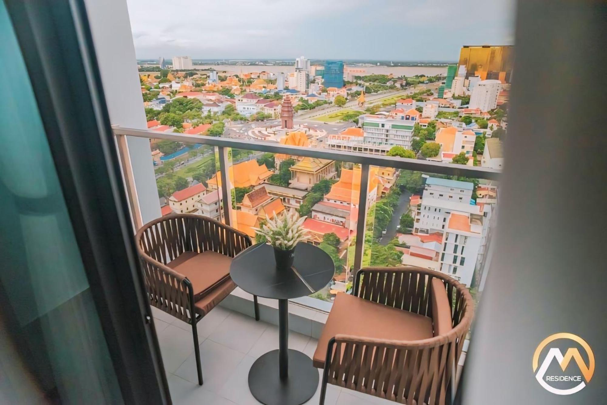 Hotel Serviced Condo Unique Infinity Pool With Mekong River View Phnom Penh Esterno foto