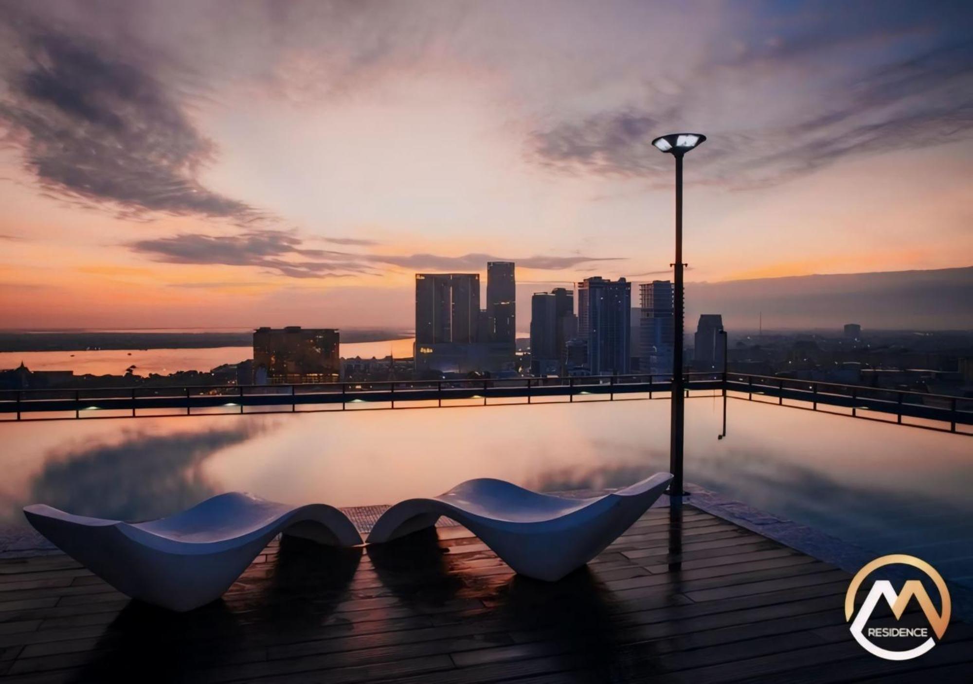 Hotel Serviced Condo Unique Infinity Pool With Mekong River View Phnom Penh Esterno foto